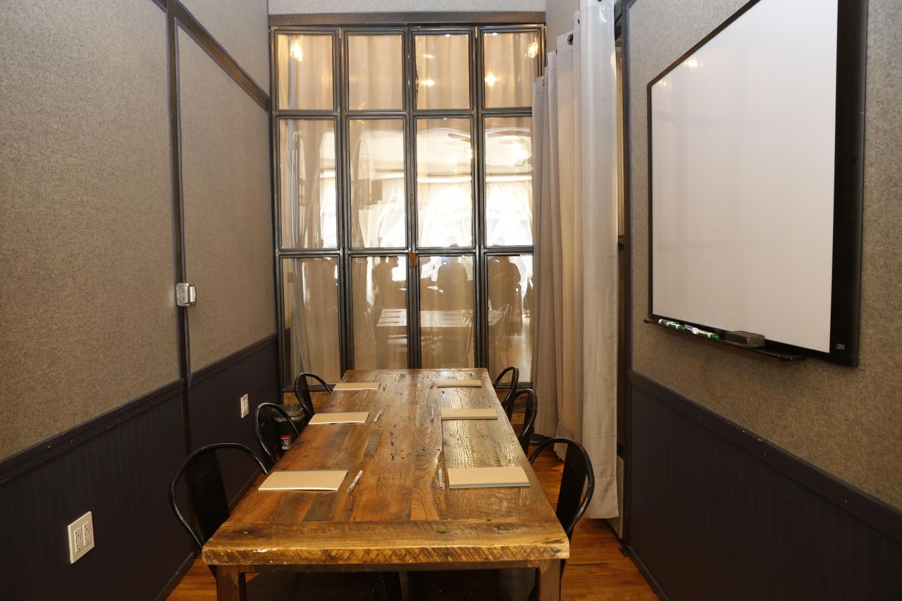 NYC  Vergaderruimte Soho Conference Room (6 People) image 0