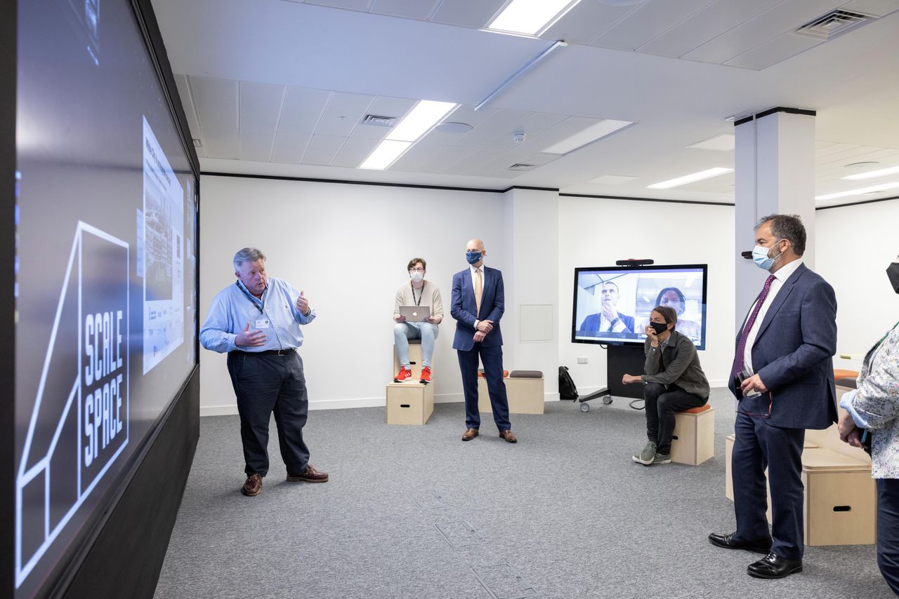 Londen  showroom The Collaboration Room image 6