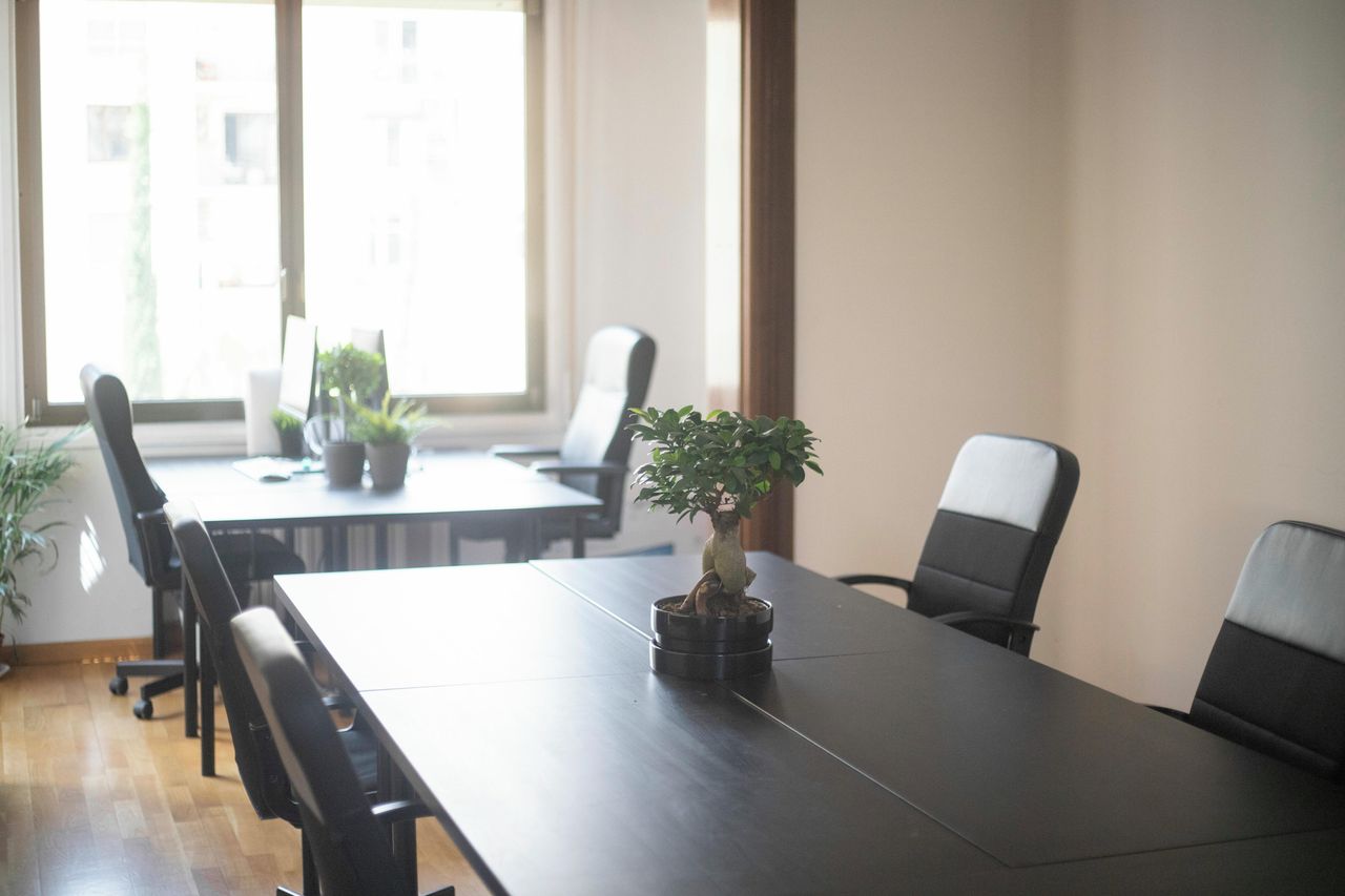 Barcelona  Coworking space Classic style private office 24/26 persons image 7