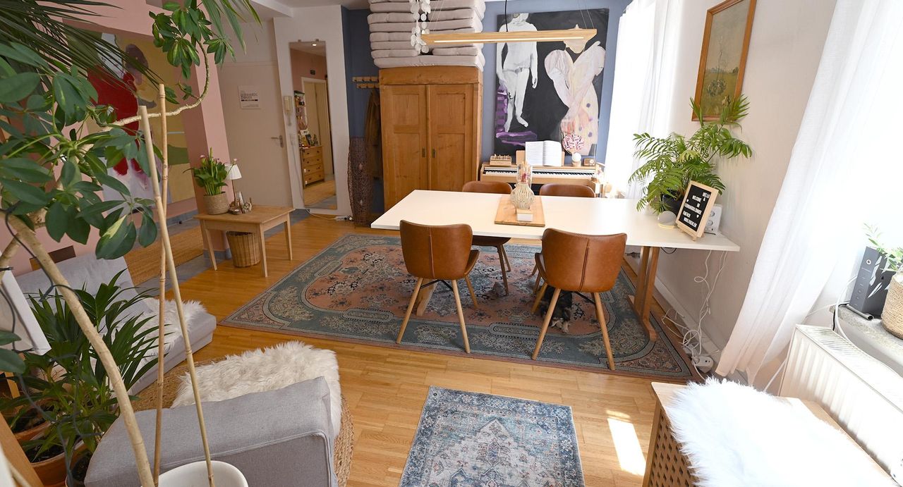 Stuttgart Mobiles Arbeiten Boardroom Atelier LEONHARDSZIMMER - Location mit mehreren Räumen zum Wohlfühlen image 5