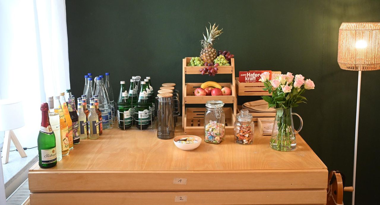 Stuttgart Mobiles Arbeiten Boardroom Atelier LEONHARDSZIMMER - Location mit mehreren Räumen zum Wohlfühlen image 25