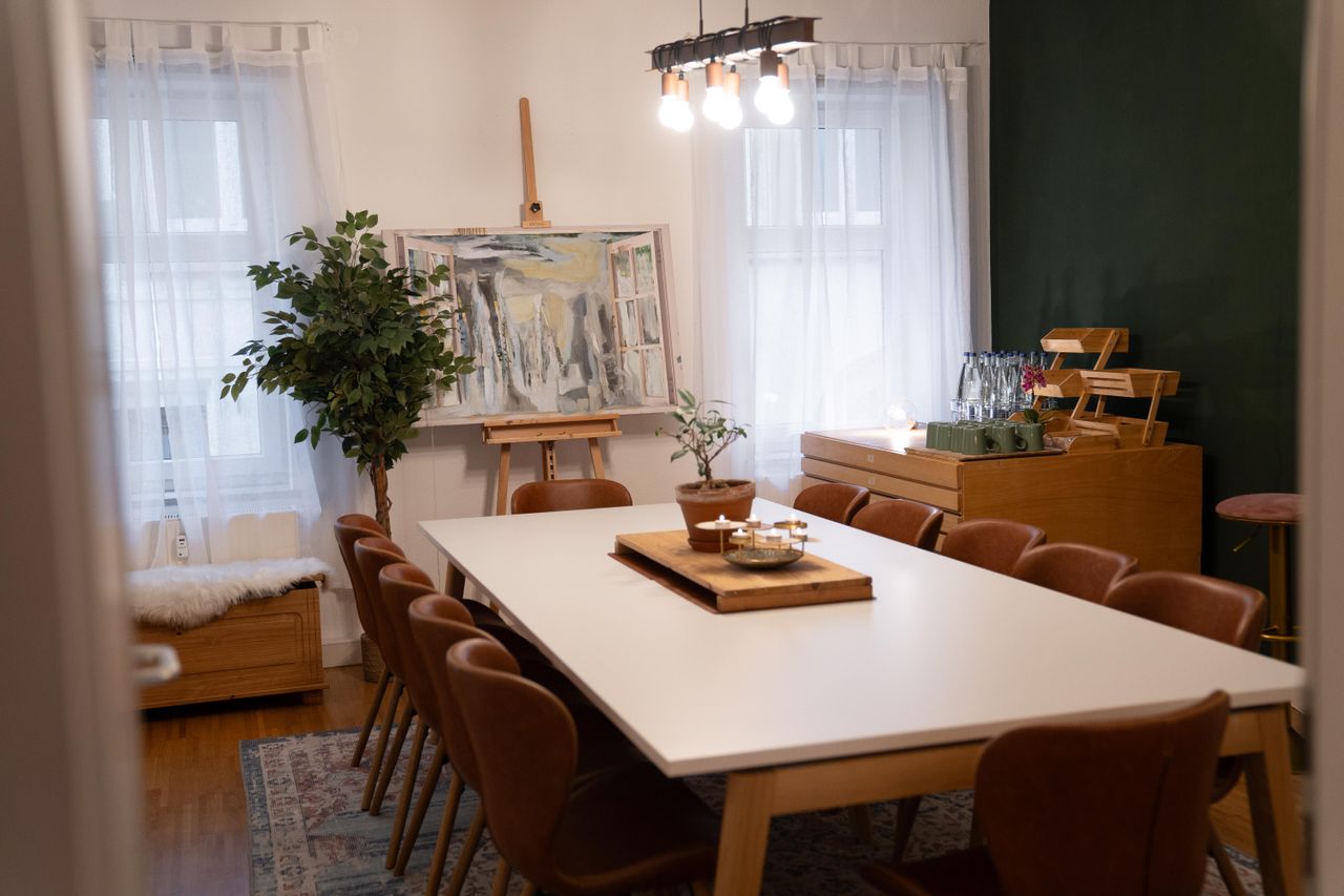 Stuttgart Mobiles Arbeiten Boardroom LEONHARDSZIMMER - Tagungslocation zum Wohlfühlen in Stgt. Miette image 19