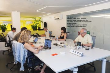 Barcelona training rooms Coworking space JELLY + BUZZ image 11