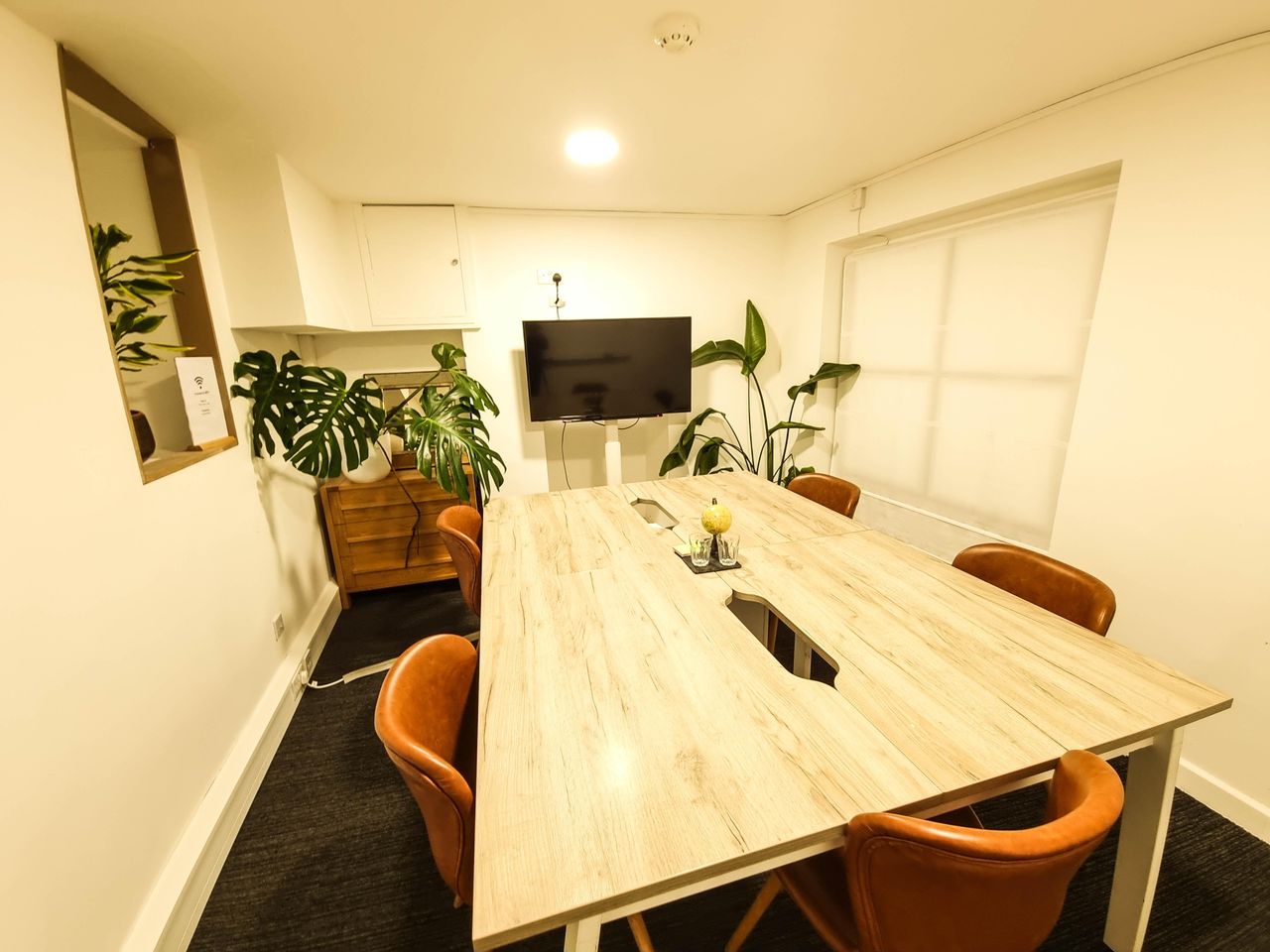 London  Office spaces Meeting Room 3 image 3