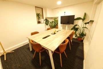 London Office spaces Meeting Room 3 image 2