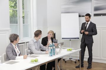 Rest der Welt seminar rooms Meetingraum Villa Blumenfisch - Tagungsraum Zauberberg image 9
