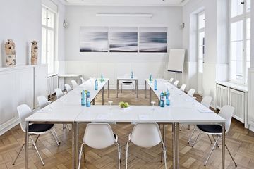 Rest der Welt seminar rooms Meetingraum Villa Blumenfisch - Tagungsraum Zauberberg image 1