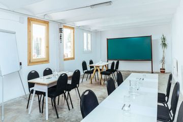 Barcelona workshop spaces Meeting room Classroom image 0