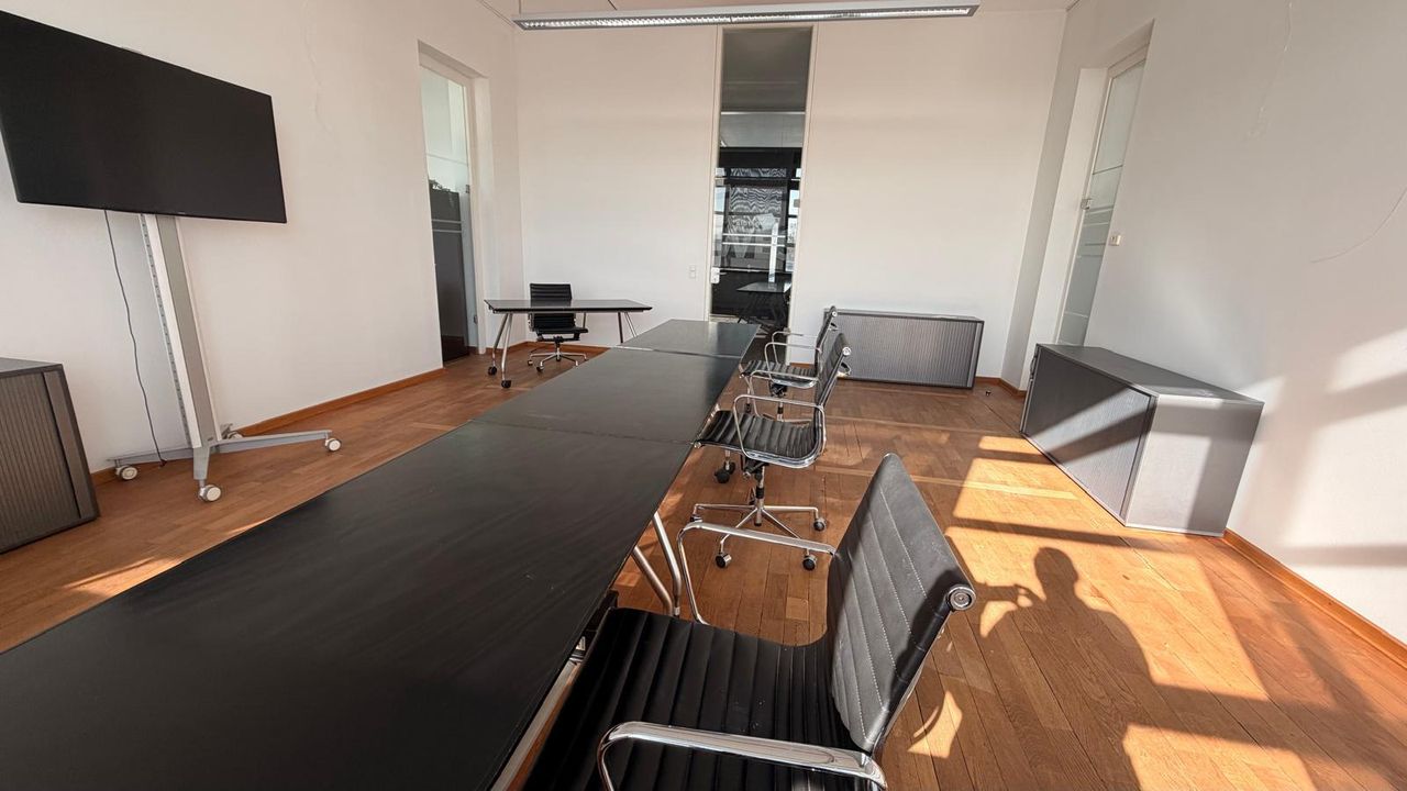 Krefeld Kunden-Meeting Business Center Meetingroom image 3