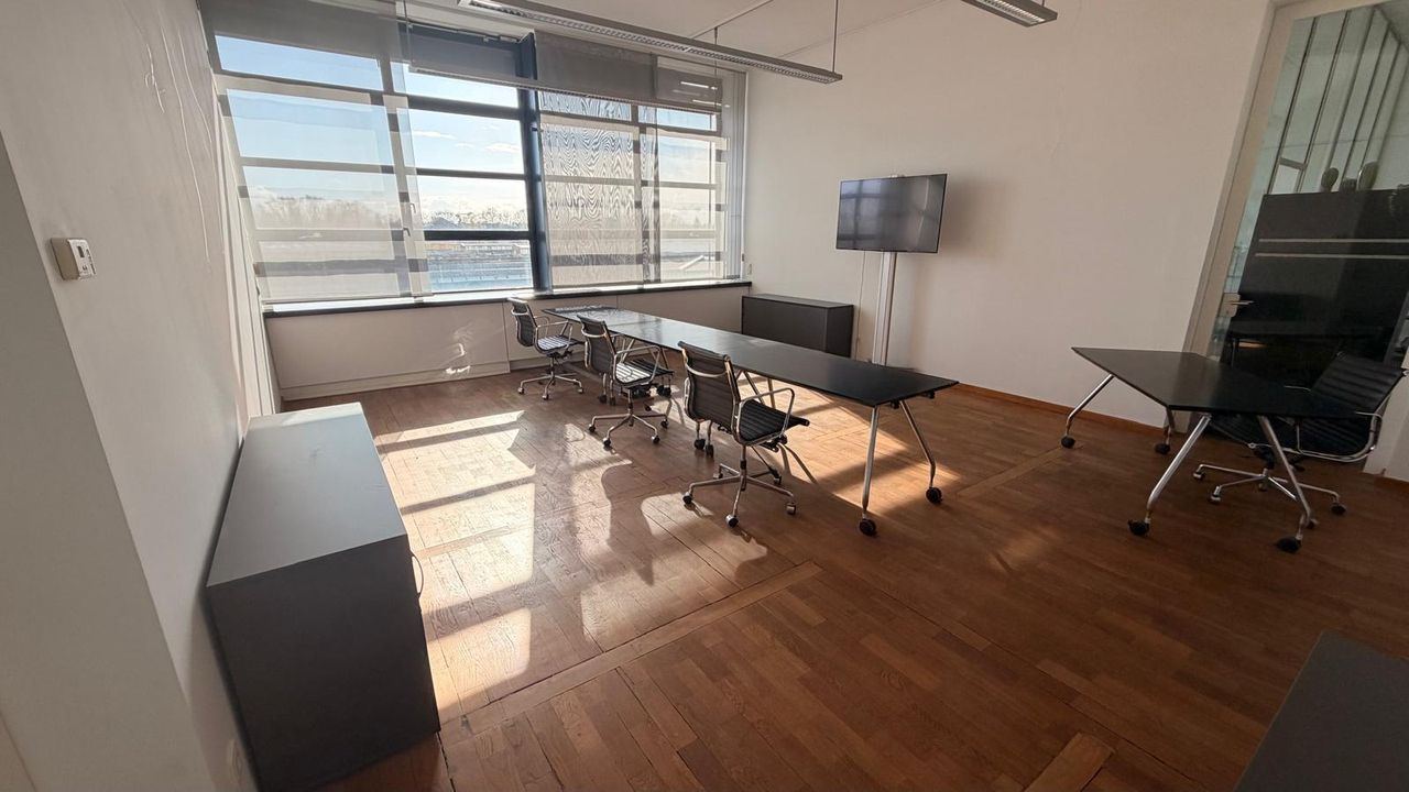 Krefeld Kunden-Meeting Business Center Meetingroom image 4