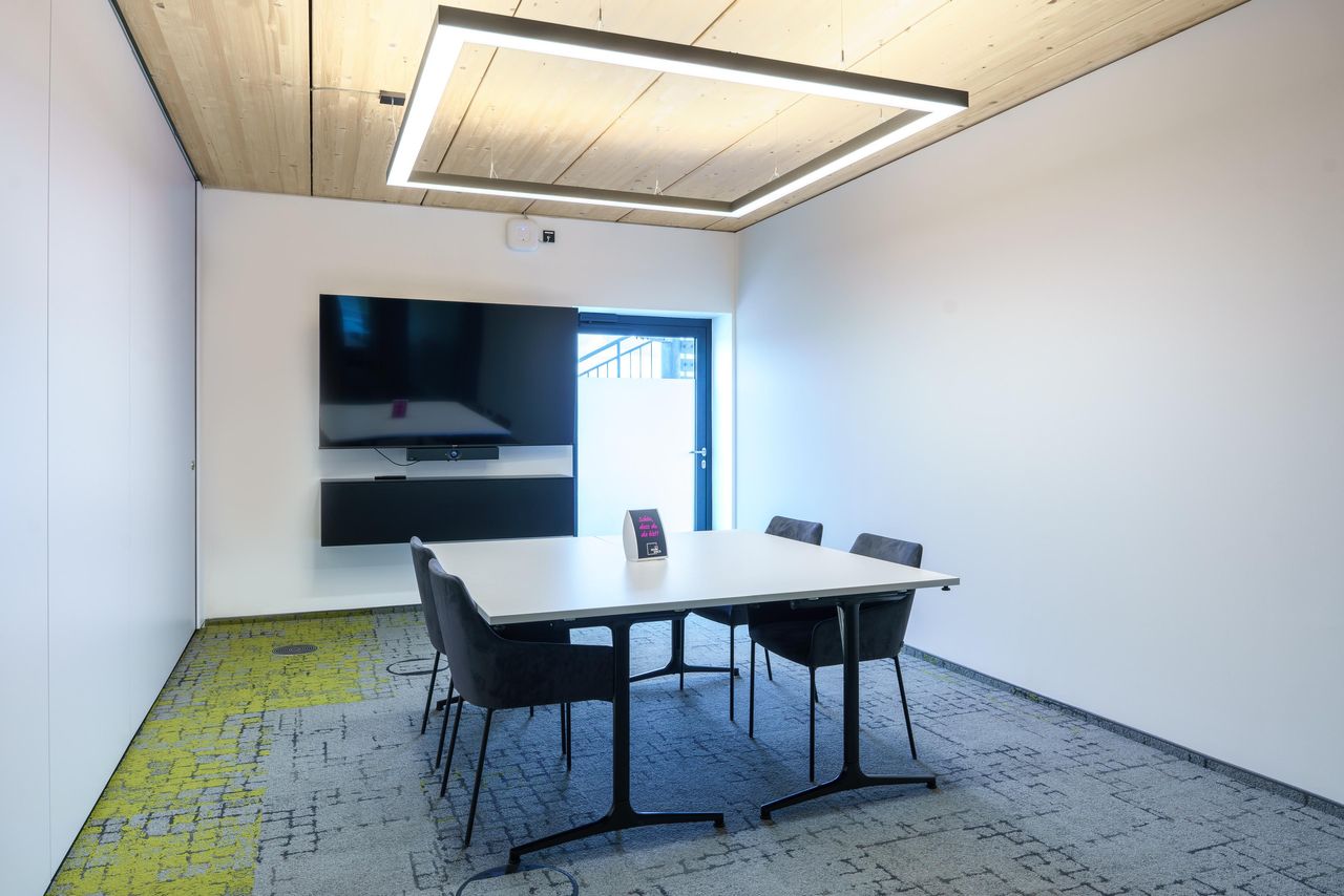 Unterschleißheim  Coworking spaces Shark Tank image 0