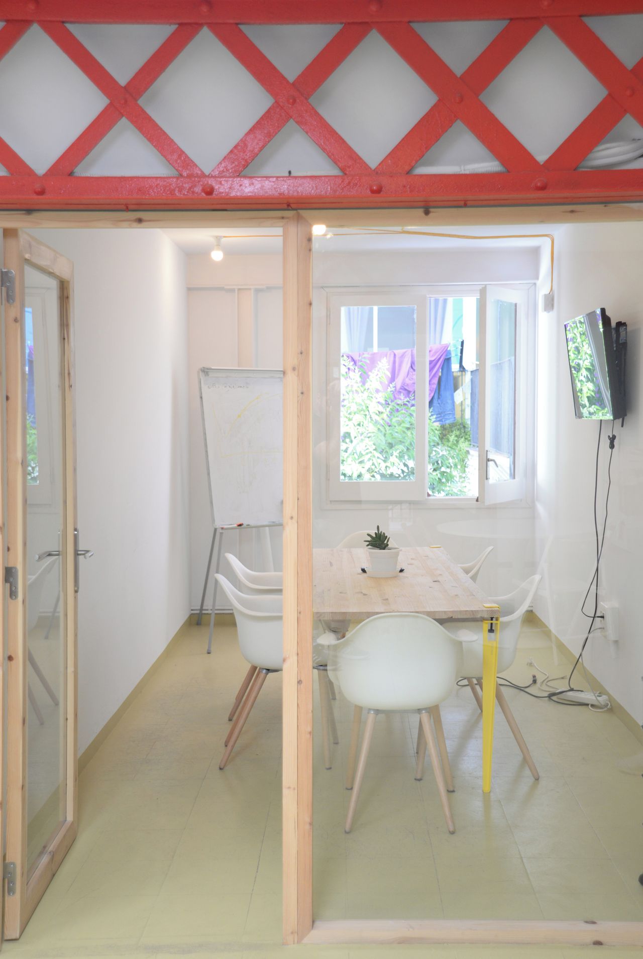 Barcelona training rooms Coworking space Meeting room #2 image 3