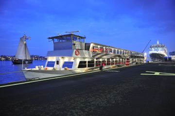 Amsterdam corporate event spaces Boot Floating Venue image 0
