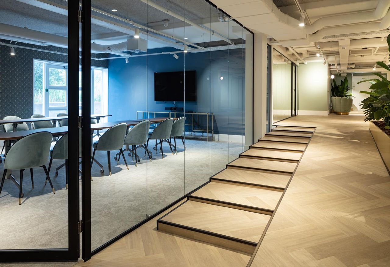 Hoofddorp  Tagungsräume Corbusier image 1