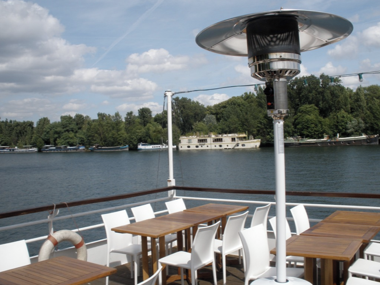 Paris corporate event spaces Restaurant Salon sur L'Eau image 10
