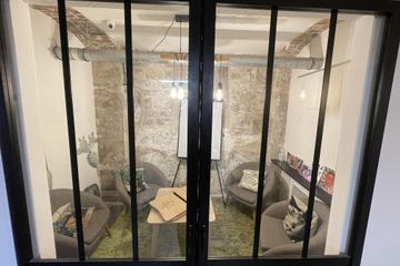 Parijs  Coworking spaces Meeting room Salon Frida image 1