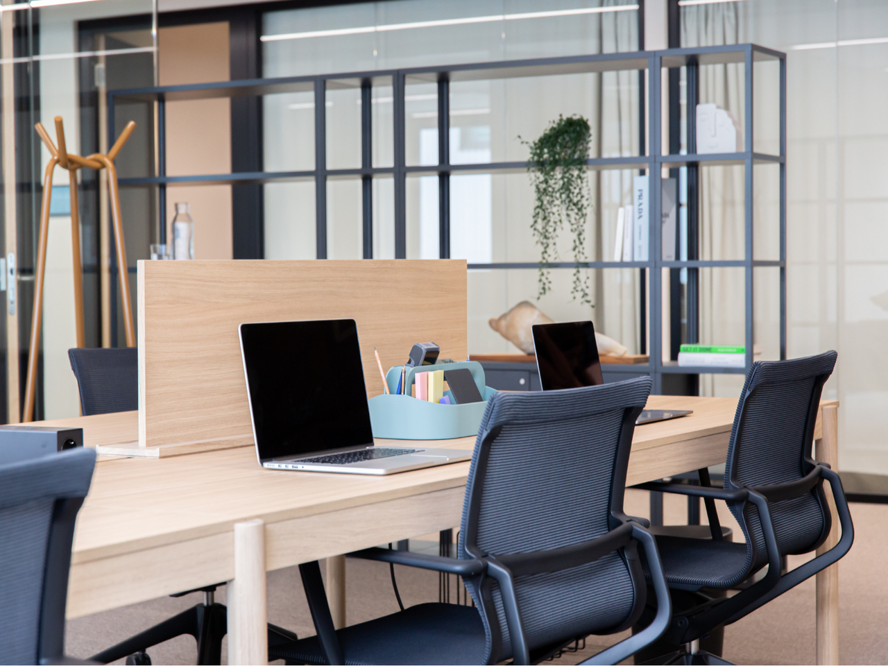 Frauenfeld  Werkplek Open Space Flex Desk ohne Screen image 0