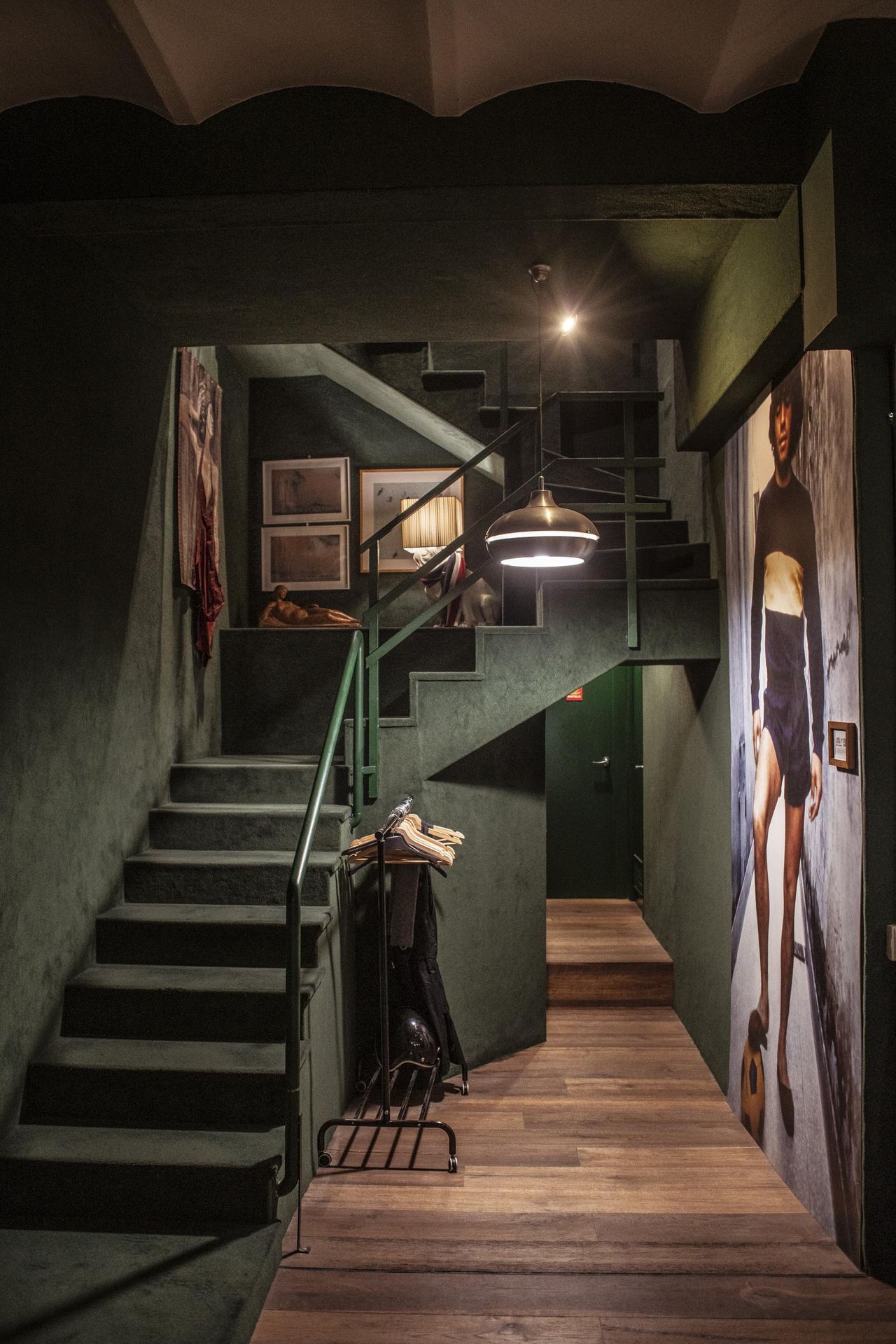 Barcelona  Club British Club image 3