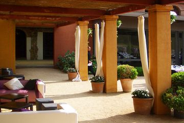 Barcelona corporate event spaces Green space Villa image 11