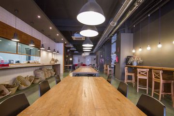 Barcelona workshop spaces Restaurant Valkiria Hub Space - Lounge & Restaurant image 11