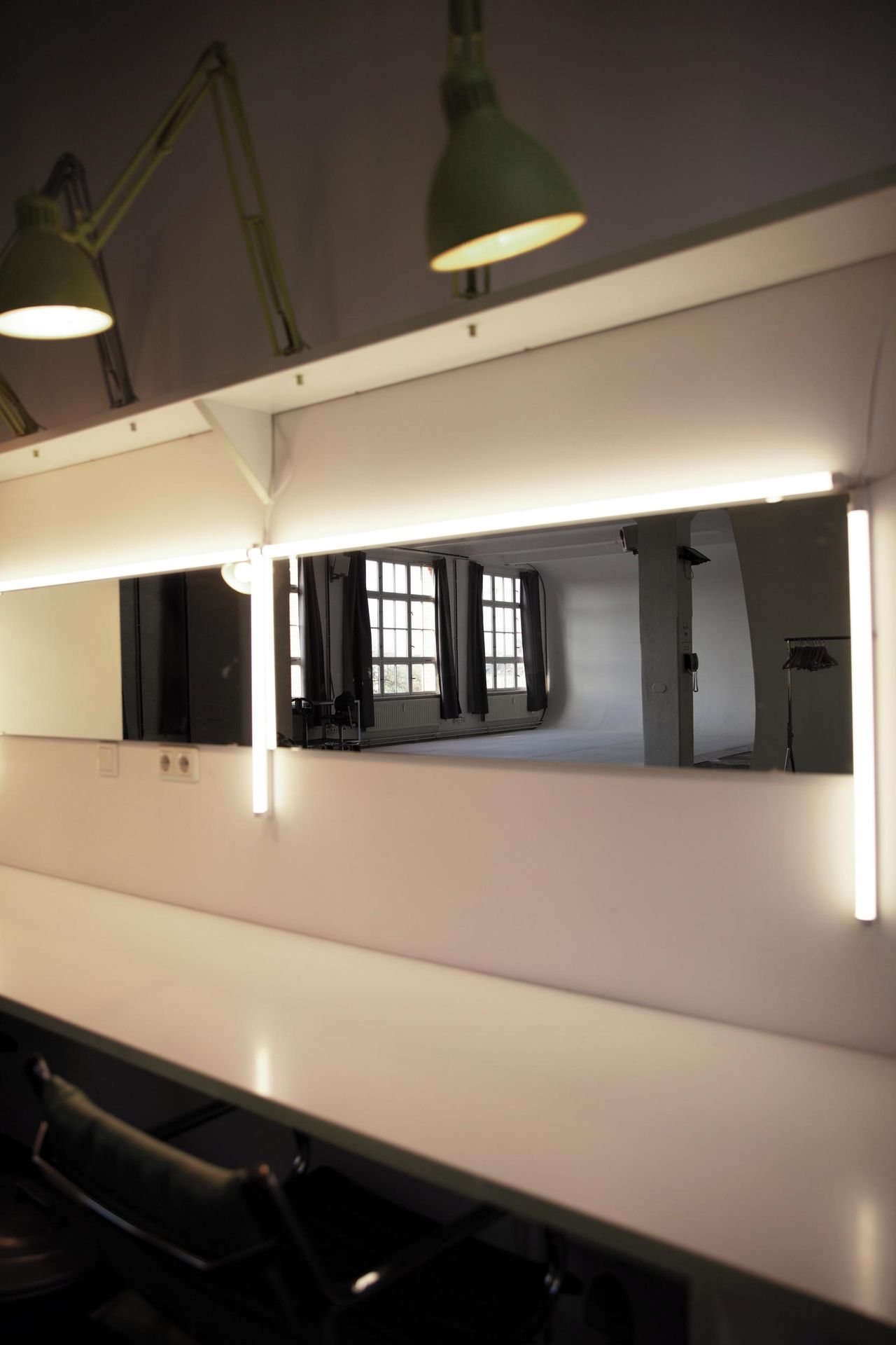 Berlin workshop spaces Photography studio STUDIO 1 image 12