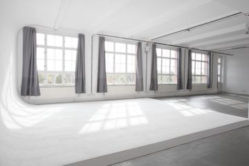 Berlin workshop spaces Photography studio STUDIO 1 image 2