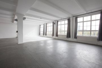 Berlin workshop spaces Photography studio STUDIO 1 image 0