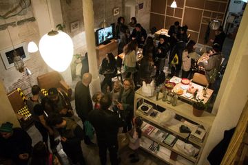 Barcelona workshop spaces Cafe Mutuo Centre - Cafe and Bar image 1