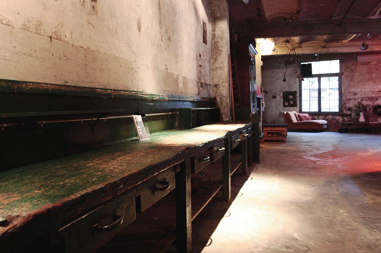 Barcelona corporate event spaces Industrial space Workshop room image 9