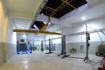 Rest der Welt workshop spaces Außergewöhnlich Die Autohobbywerkstatt image 0