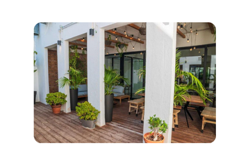 Lissabon  Coworking spaces Patio + Open Hall image 3