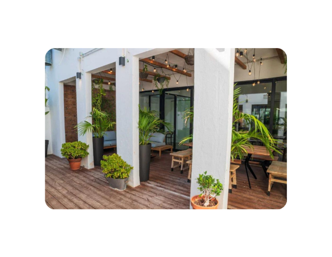 Lissabon  Coworking spaces Patio + Open Hall image 3