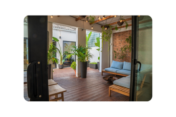 Lissabon  Coworking spaces Patio + Open Hall image 4