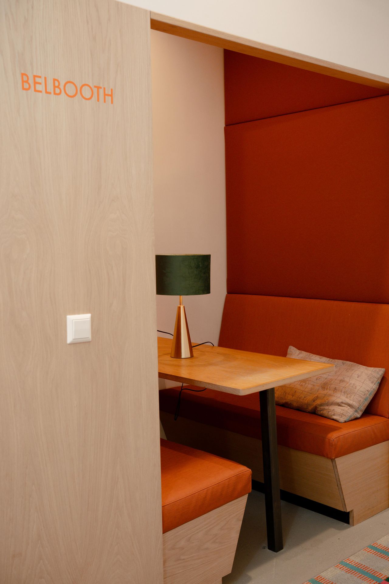 Amsterdam Client Meeting Workspace Belbooth image 1