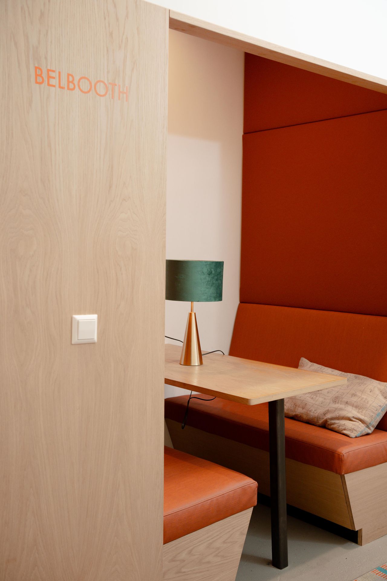 Amsterdam Client Meeting Workspace Belbooth image 2