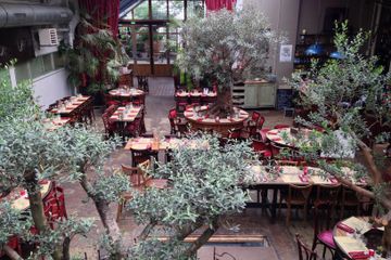 Parijs corporate event spaces Restaurant La Halle aux Oliviers image 4