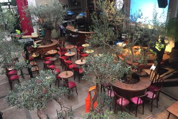 Parijs corporate event spaces Restaurant La Halle aux Oliviers image 7