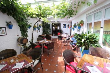 Malaga workshop spaces Terras Patio image 4