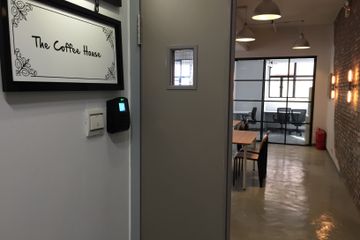 Hong Kong seminar rooms Coworking Space Hot desk area image 4