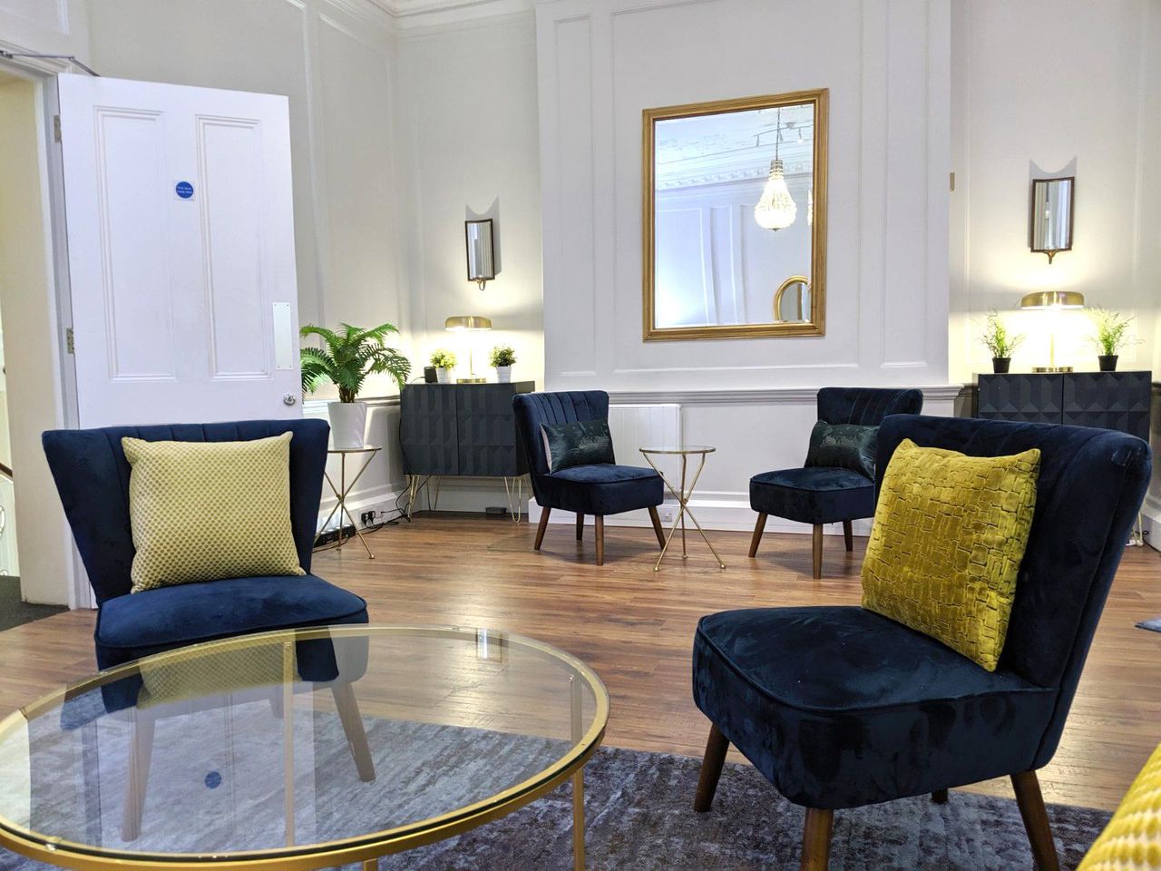 London training rooms Meeting room Lounge and Meeting Rooms image 6