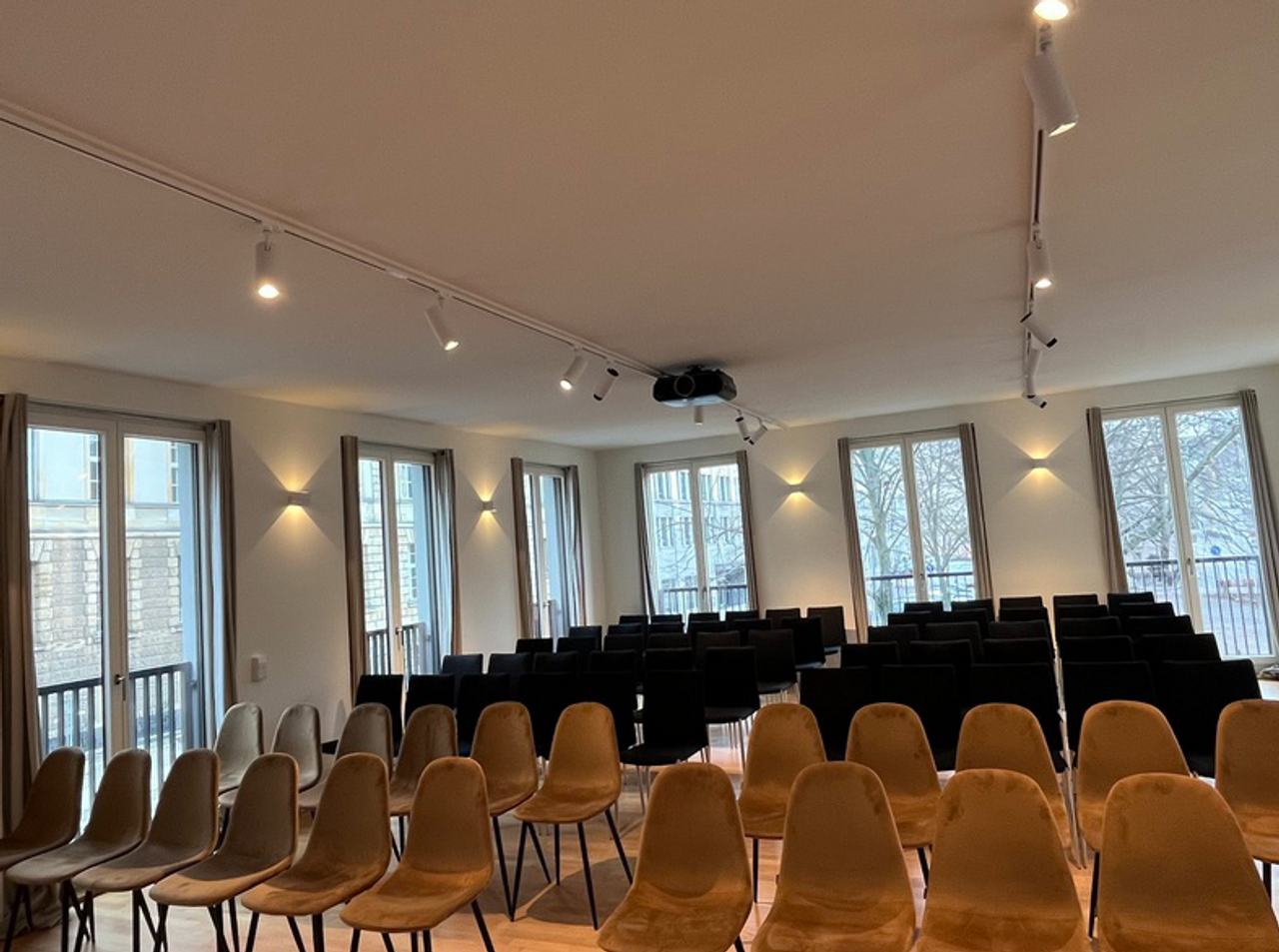 Berlin Kreatives Meeting Workshop spaces EmMi 1 image 5