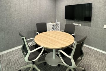 Rest of the World Meeting room Sol image 1