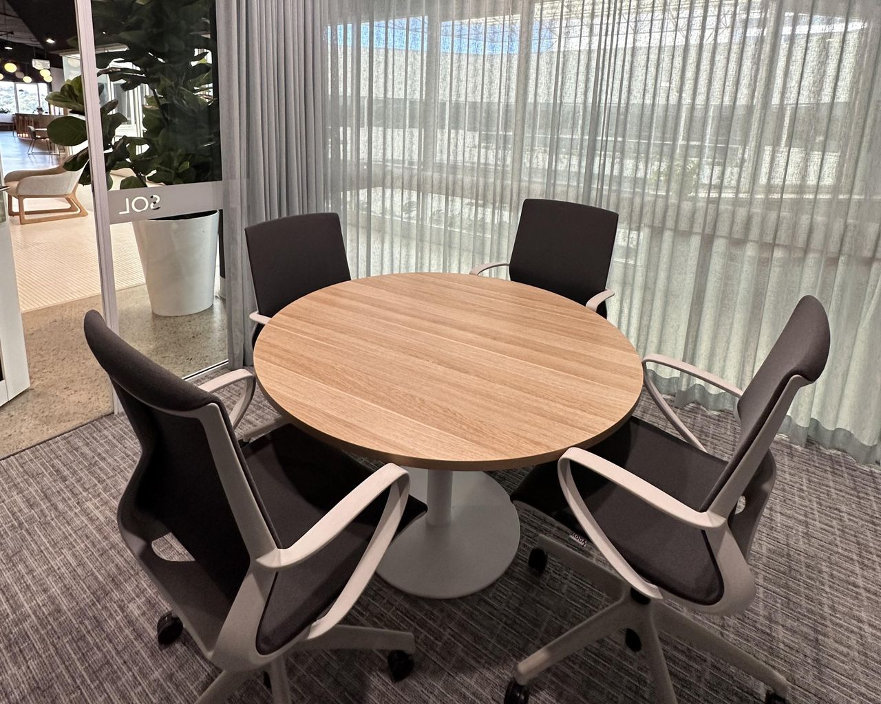 Rest of the World  Meeting room Sol image 0