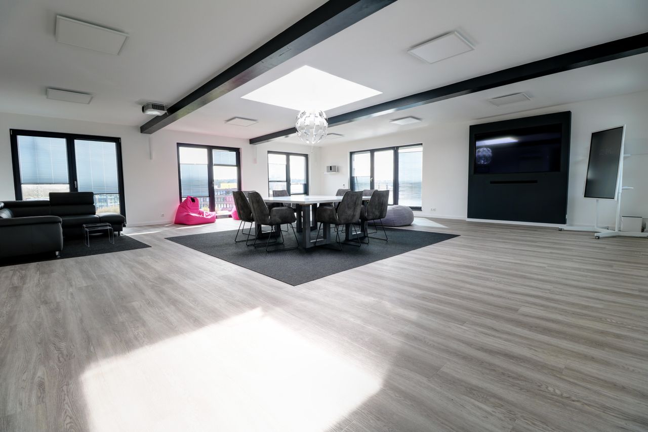 Rest van de wereld Coworking Bijzondere locatie Moderner Veranstaltungsspace mit Dachterrasse image 0