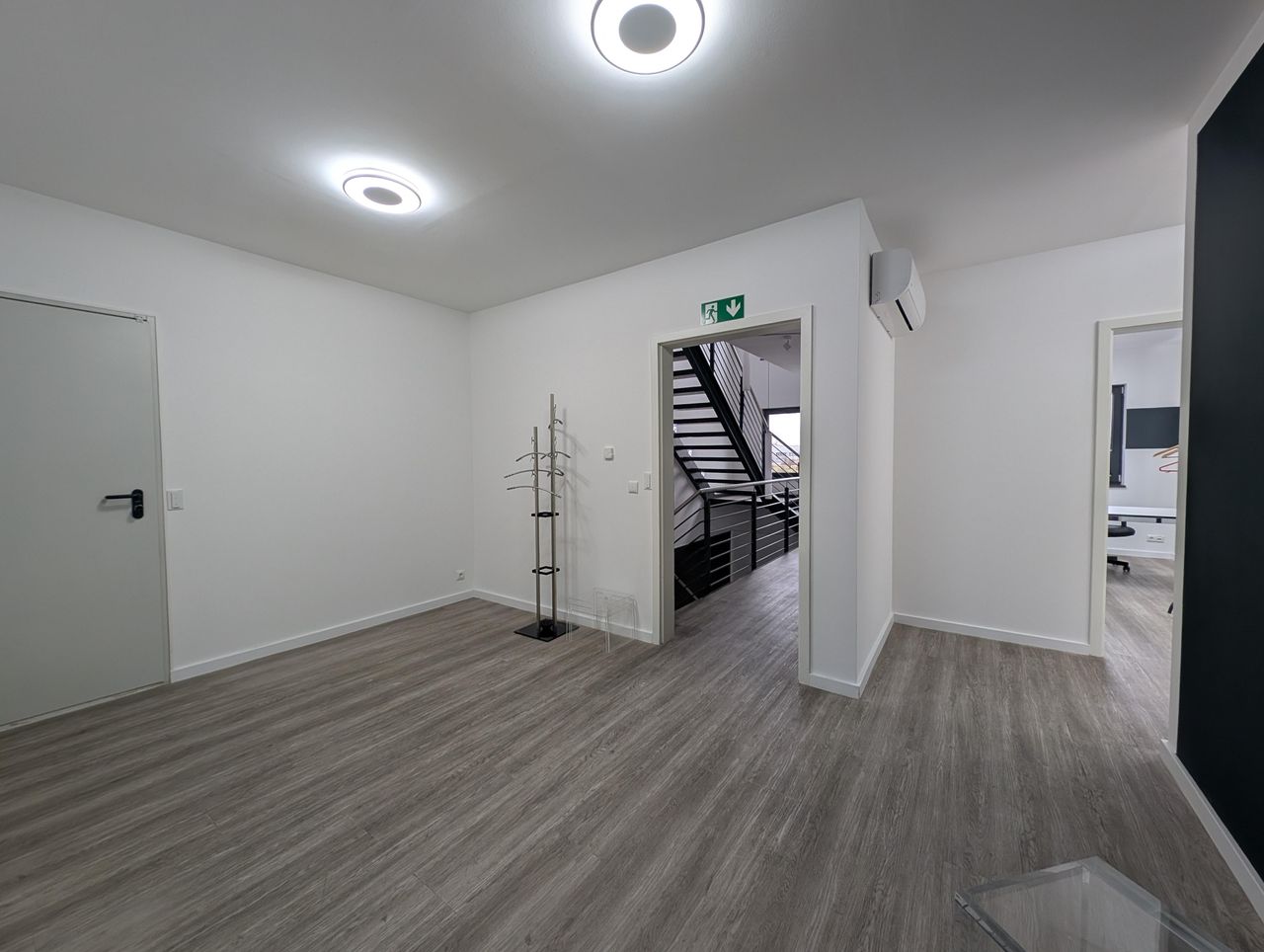 Rest van de wereld Coworking Bijzondere locatie Moderner Veranstaltungsspace mit Dachterrasse image 11