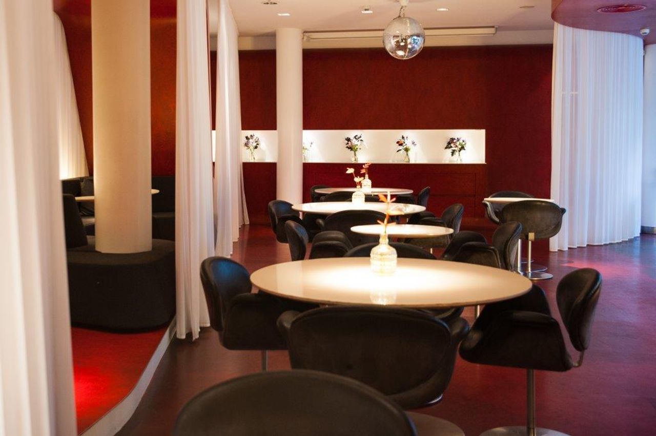 Berlin  Restaurant Die FOX! Bar image 2