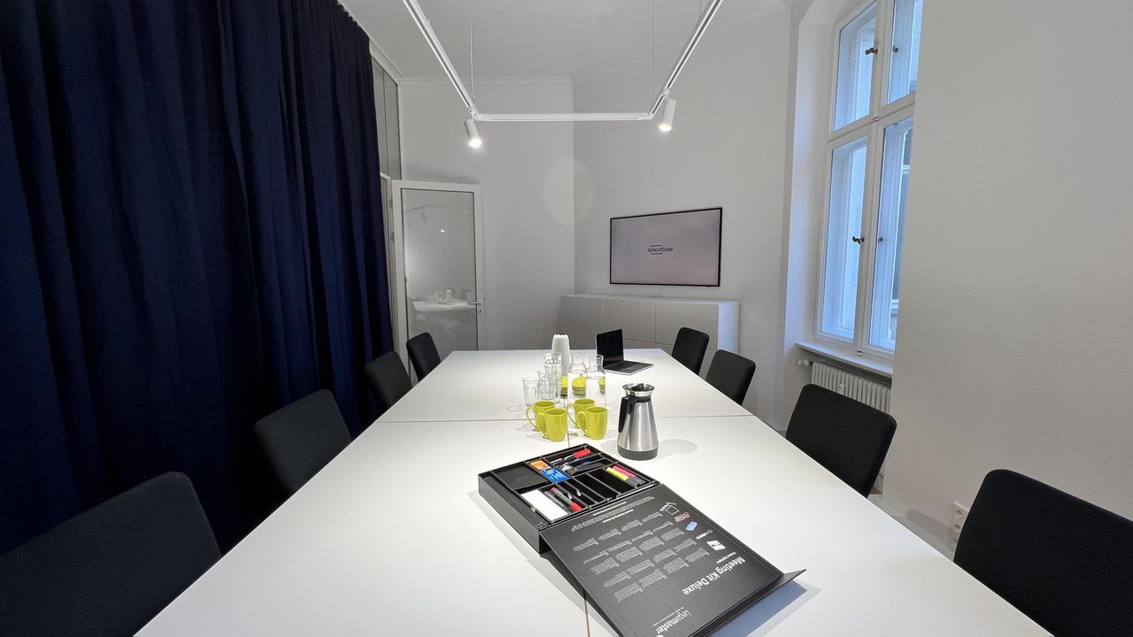 Berlin Mobile Working Meeting room Glass Workshop Room image 3