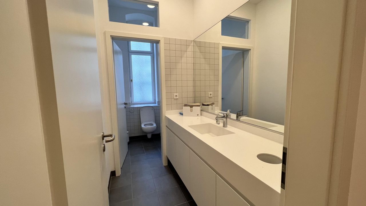 Berlin Mobile Working Meeting room Glass Workshop Room image 8