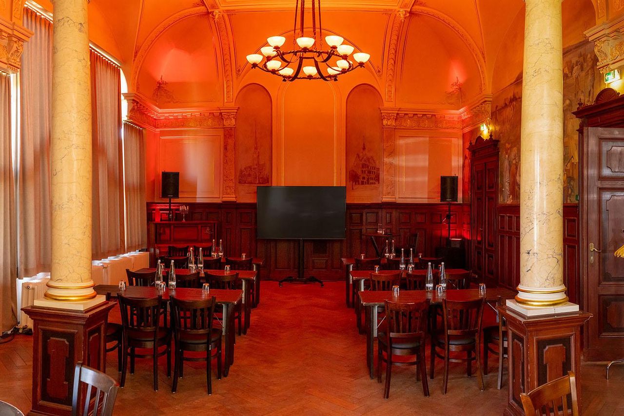 Berlin Teamsitzung Außergewöhnliche Locations historischer Ratssaal image 2