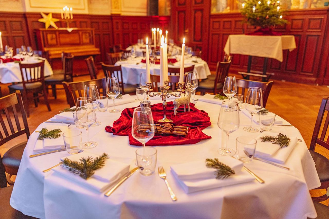 Berlin Teamsitzung Außergewöhnliche Locations historischer Ratssaal image 5